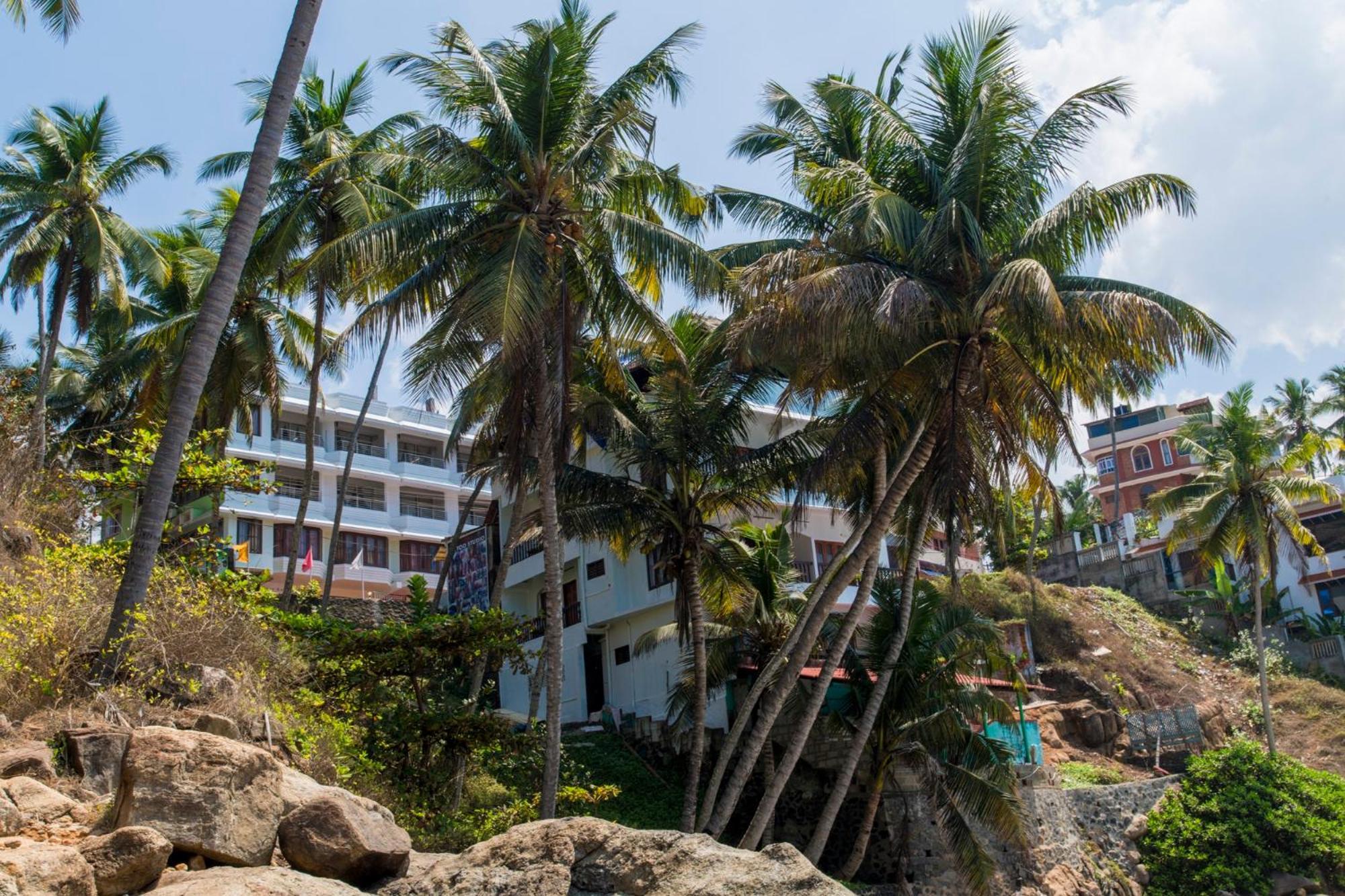 Surya Beach Resort 코발람비치 외부 사진