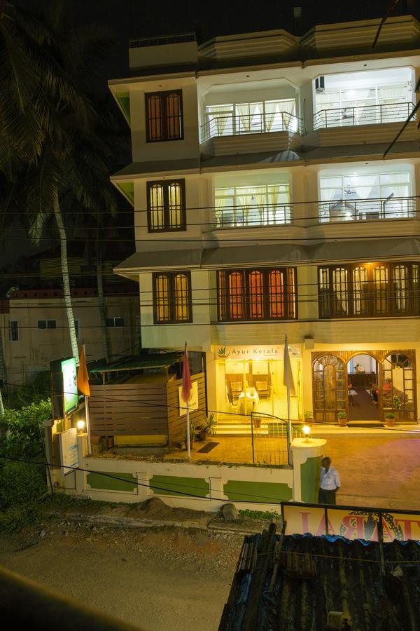 Surya Beach Resort 코발람비치 외부 사진